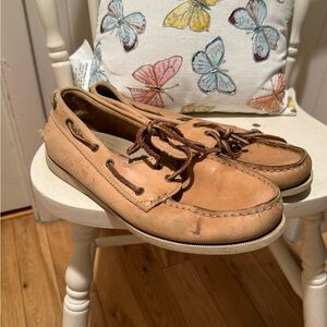 G.H. Bass & Co. Tan Boat Shoes with Moccasin Design